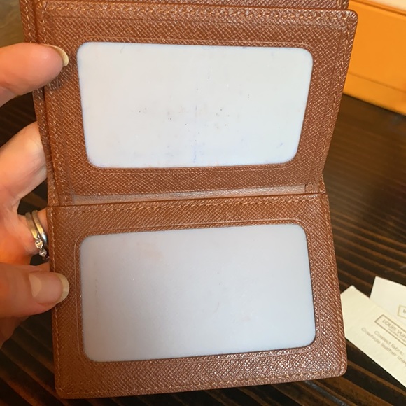 Louis Vuitton Wallet - Picture 16 of 17